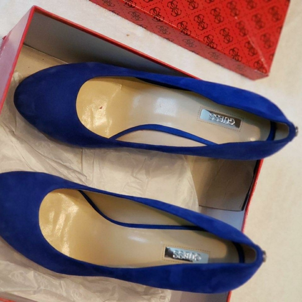 GUESS Platform Heels - Picture 6 of 9